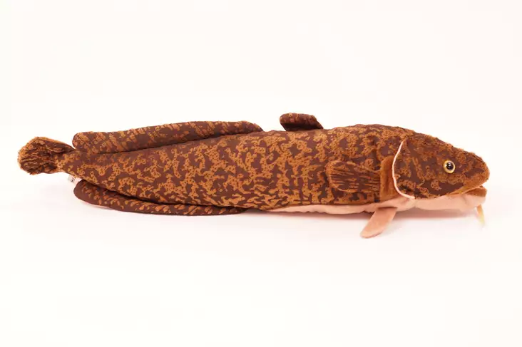 kalastajalle pehmolelu lahjaksi made 43cm kotimainen - Lapsille - 6430018772080 - 1