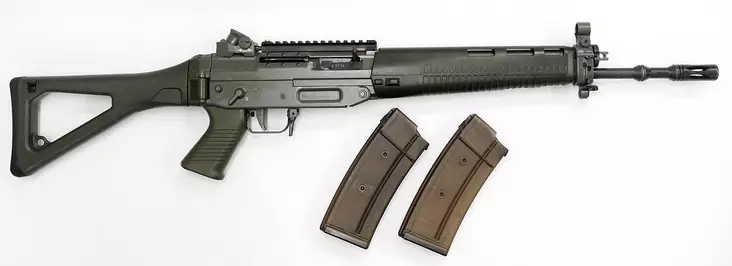 SIG SG551-1 SP .223Rem kivääri - Käytetyt kiväärit - 013599 - 1